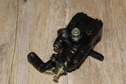 Show details for Yamaha Banshee 350 Bremssattel hinten mit Handbremse Picture of Yamaha Banshee 350 Bremssattel hinten mit Handbremse