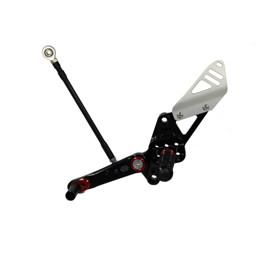 Show details for Yamaha MT-07 Fußrasten Fußrastenanlage GILLES TOOLING rot Picture of Yamaha MT-07 Fußrasten Fußrastenanlage GILLES TOOLING rot