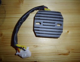 Zeige Details für Kawasaki KZ 1000 Laderegler 82-05 Bild von Kawasaki KZ 1000 Laderegler 82-05